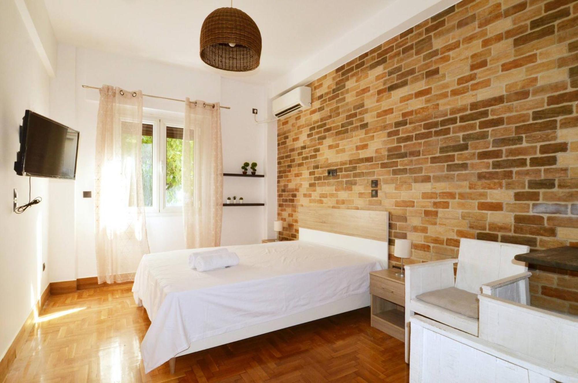 A Modern Rustic Cosy Apartment At The Foot Of Mount Lycabettus Atenas Exterior foto